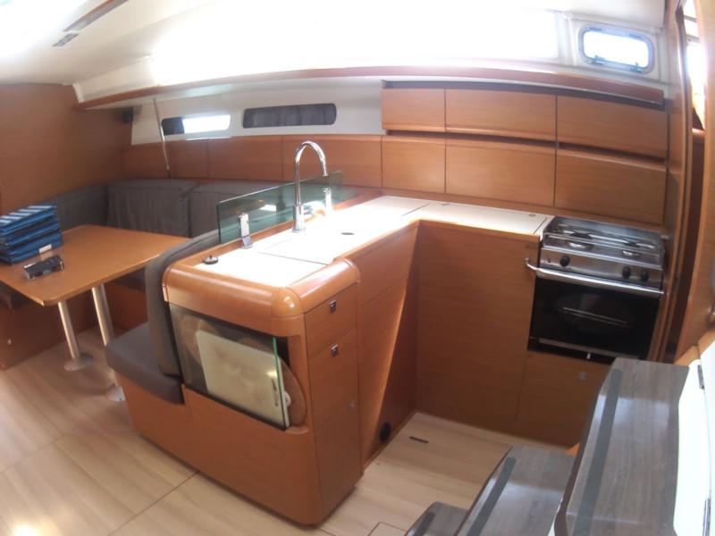 Book yachts online - sailboat - JEANNEAU S.O. 449 2016 - AQUILA Cp - rent