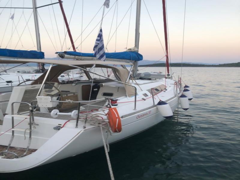 Book yachts online - sailboat - BENETEAU Oceanis 37 REFIT 2019 - PEARL - rent