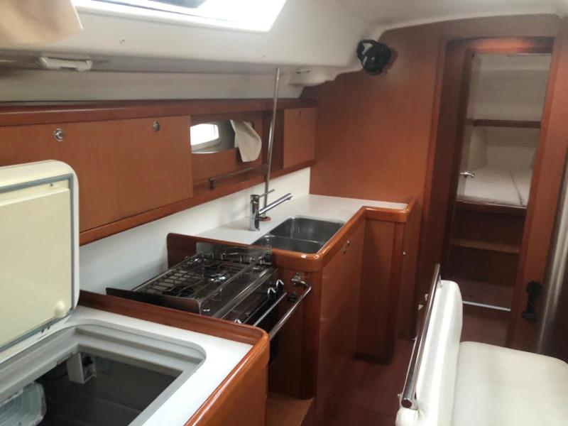 Book yachts online - sailboat - BENETEAU Cyclades 39.3.2 REFIT 2019 - OPAL - rent