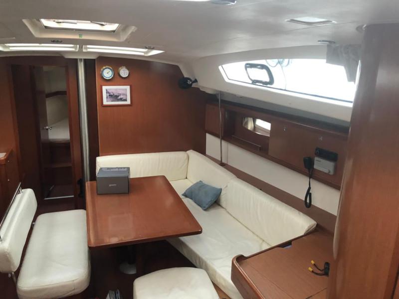 Book yachts online - sailboat - BENETEAU Cyclades 39.3.2 REFIT 2019 - OPAL - rent