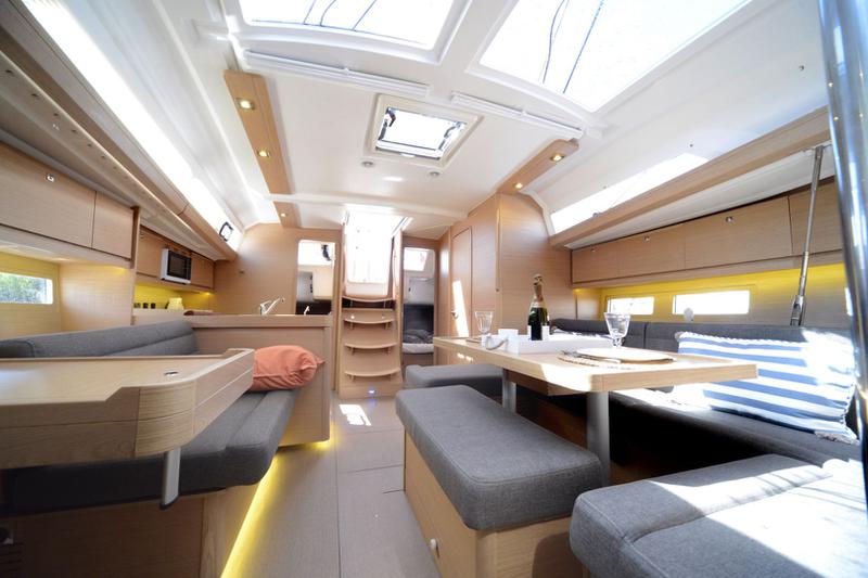 Book yachts online - sailboat - Dufour 412 Grand large - Sham - rent