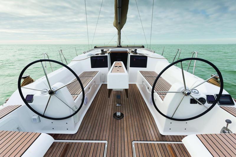 Book yachts online - sailboat - Dufour 382 GL - Regor - rent