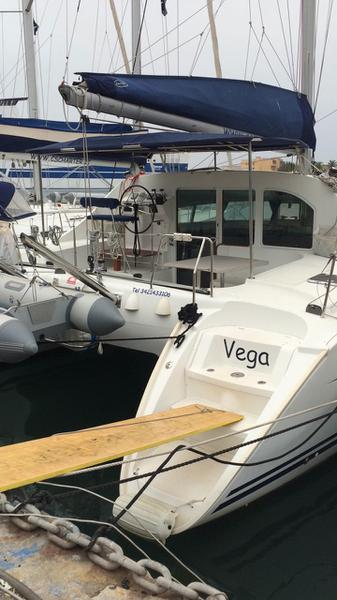 Book yachts online - catamaran - Lagoon 410 S2 - Vega - rent