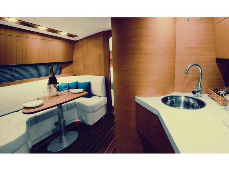 Book yachts online - motorboat - Blu Martin 46 HT - Eden Sea - rent