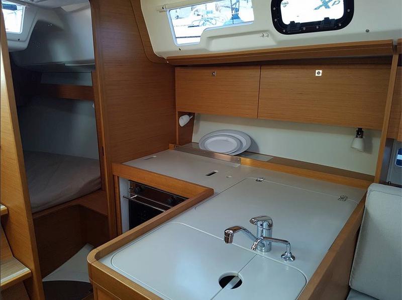 Book yachts online - sailboat - Dufour 360 Grand Large - Ana - rent