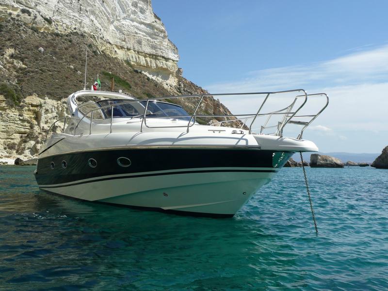 Book yachts online - motorboat - Salpa 38.5 - Safina Blu - rent