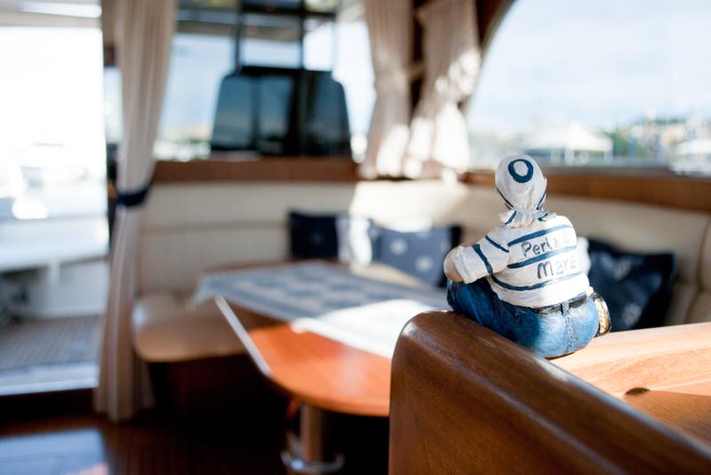 Book yachts online - motorboat - Sciallino 40 - Perla di mare - rent