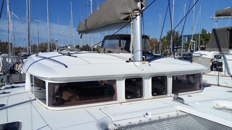 Book yachts online - catamaran - Lagoon 400 S2 - Pasiphae - rent