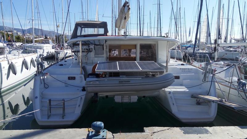 Book yachts online - catamaran - Lagoon 400 S2 - Pasiphae - rent