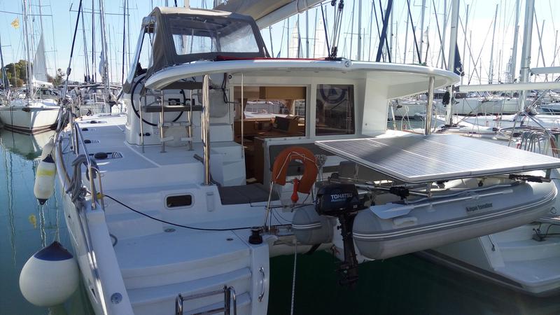 Book yachts online - catamaran - Lagoon 400 S2 - Pasiphae - rent