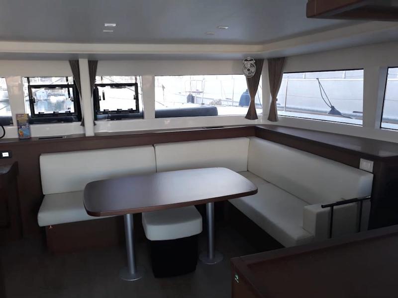 Book yachts online - catamaran - Lagoon 450F - Escapade - rent