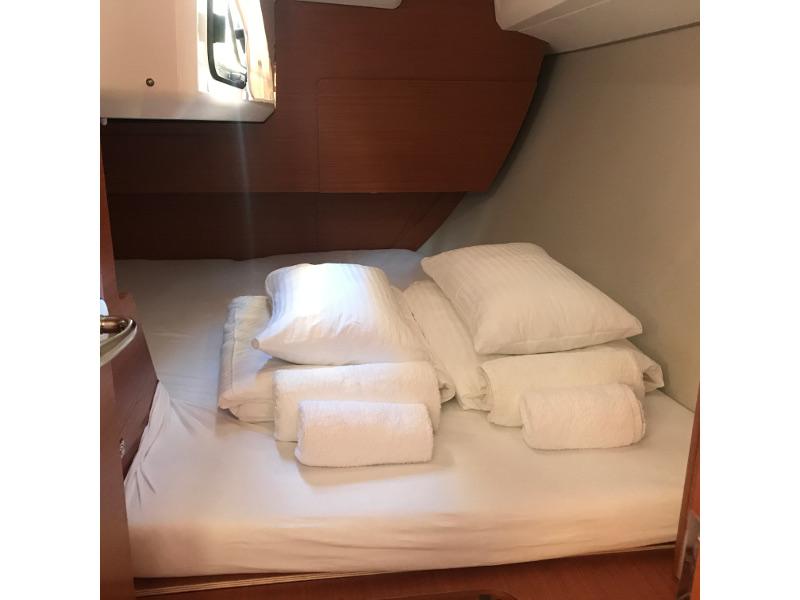 Book yachts online - sailboat - Dufour 310 Grand Large - MIO 2018 - rent
