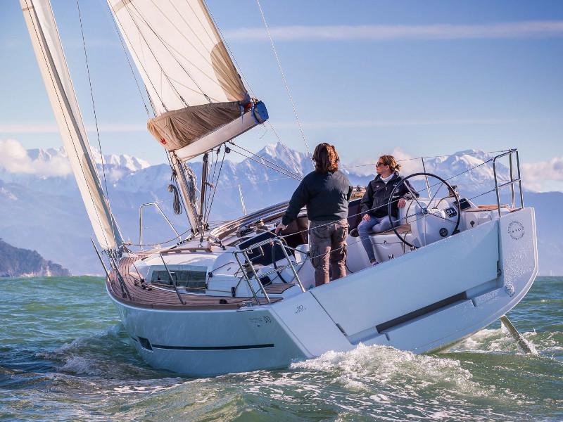 Book yachts online - sailboat - Dufour 310 Grand Large - MIO 2018 - rent
