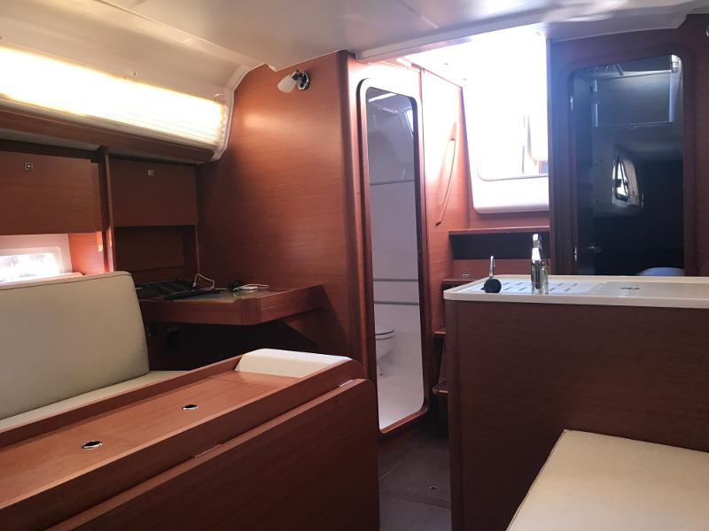 Book yachts online - sailboat - Dufour 310 Grand Large - MIO 2018 - rent