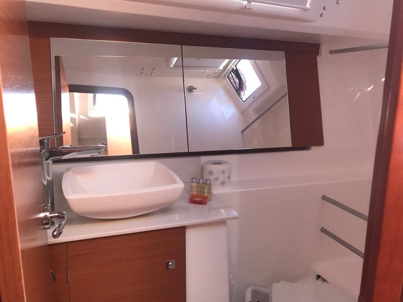 Book yachts online - sailboat - Dufour 310 Grand Large - MIO 2018 - rent