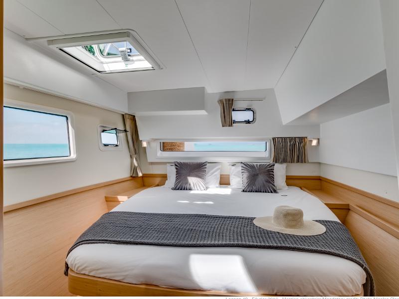 Book yachts online - catamaran - Lagoon 42 - POSEIDON new 2021+AC+G - rent