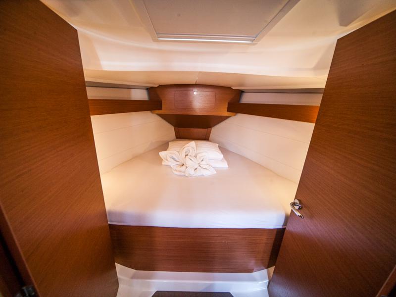 Book yachts online - sailboat - Dufour 350 Grand Large - RONJA 2017 - rent