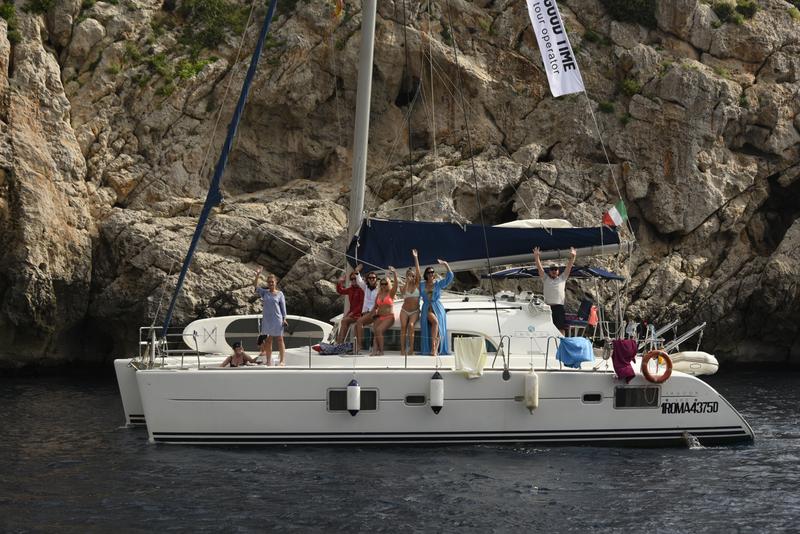 Book yachts online - catamaran - Lagoon 380 S2 - Lucky Seven (refit 2018) - rent