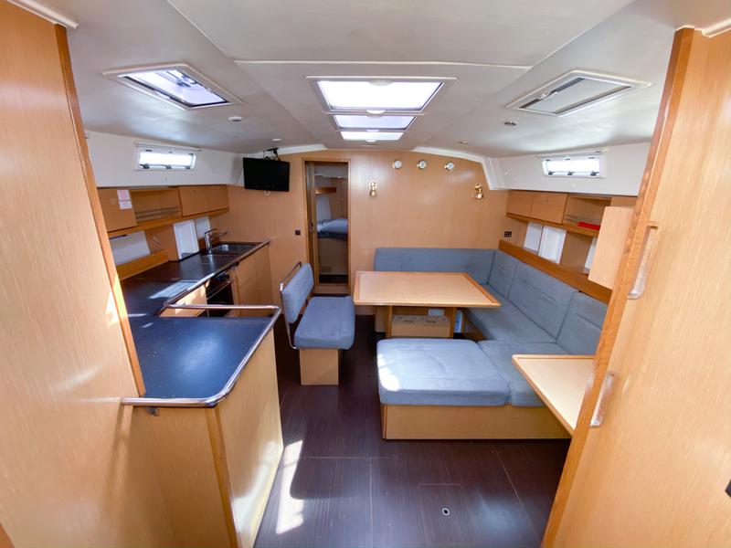 Book yachts online - sailboat - Bavaria 45 Cruiser - Ptitza (!!!from Monday. FREE WIFI) - rent