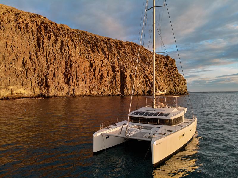 Book yachts online - catamaran - Lagoon 52F - Neptuno  - rent