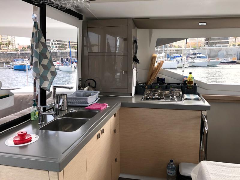 Book yachts online - catamaran - Lucia 40 - Aquila  - rent