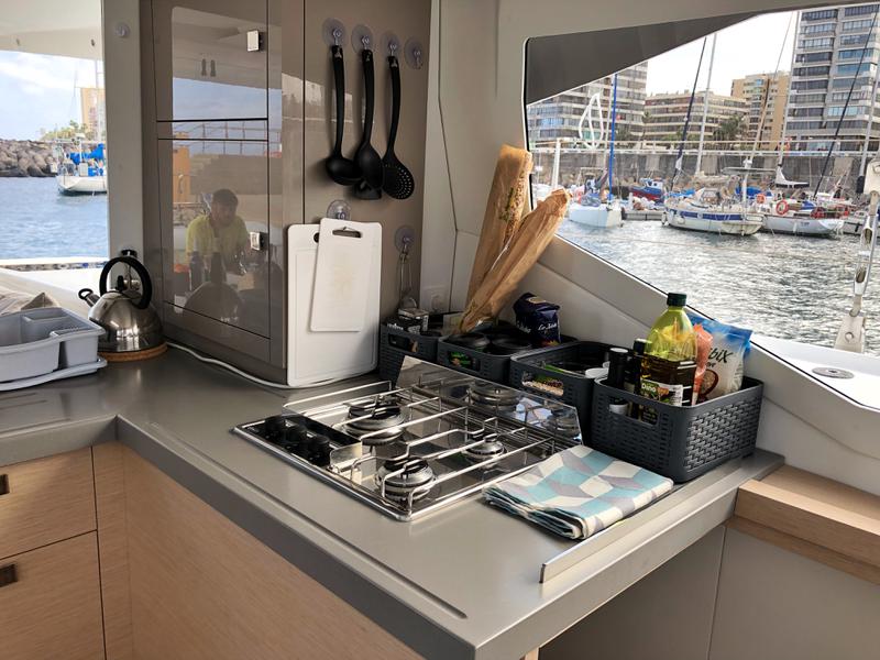 Book yachts online - catamaran - Lucia 40 - Aquila  - rent