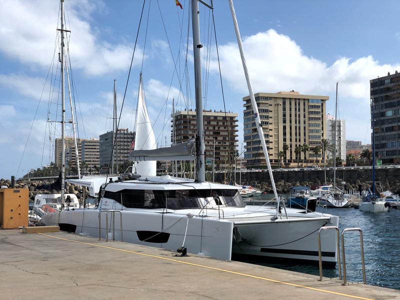 Book yachts online - catamaran - Lucia 40 - Aquila  - rent