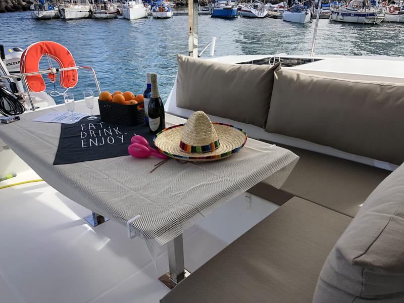 Book yachts online - catamaran - Lucia 40 - Aquila  - rent