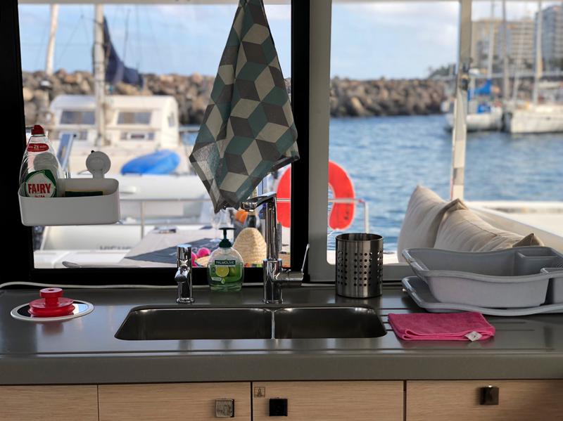Book yachts online - catamaran - Lucia 40 - Aquila  - rent