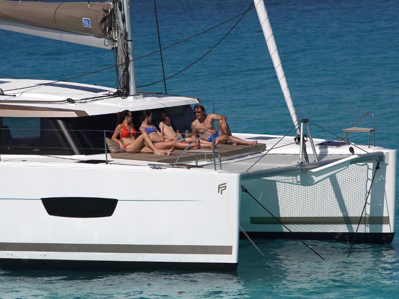 Book yachts online - catamaran - Fountaine Pajot Lucia 40 - Kit-Cat - rent