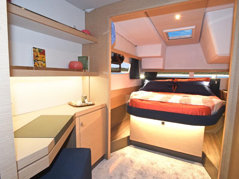 Book yachts online - catamaran - Fountaine Pajot Lucia 40 - Kit-Cat - rent