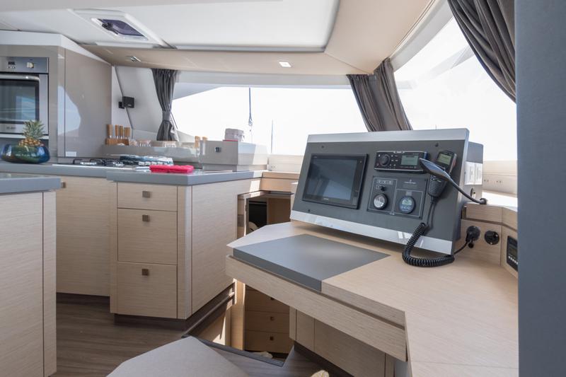 Book yachts online - catamaran - Fountaine Pajot Saona 47 - Ancora Reha - rent