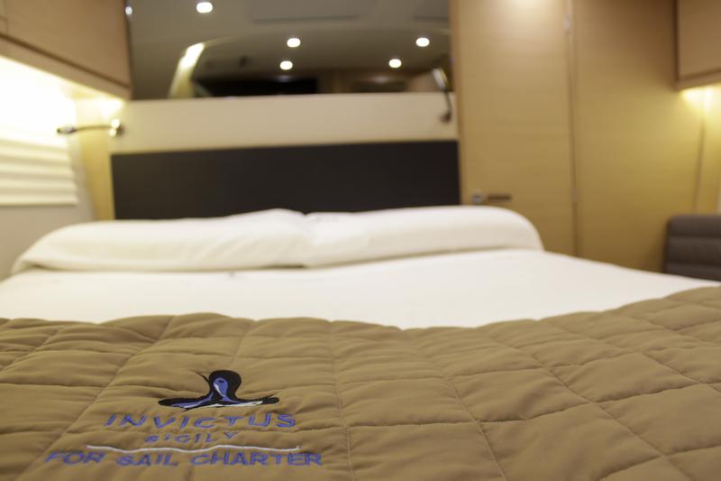 Book yachts online - sailboat - Dufour 56 Exclusive - INVICTUS - rent