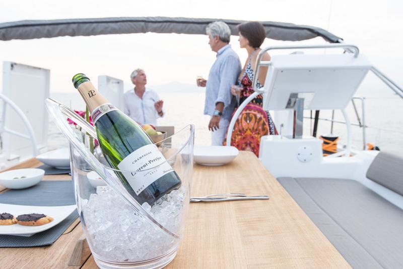 Book yachts online - sailboat - Dufour 56 Exclusive - INVICTUS - rent