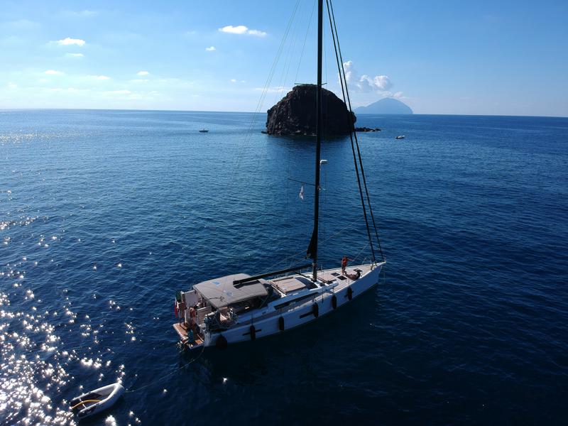 Book yachts online - sailboat - Dufour 56 Exclusive - INVICTUS - rent