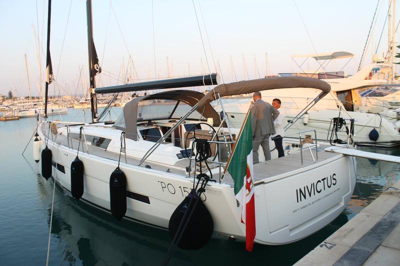 Book yachts online - sailboat - Dufour 56 Exclusive - INVICTUS - rent