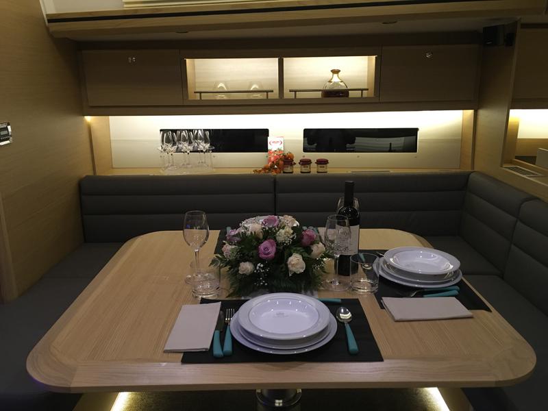 Book yachts online - sailboat - Dufour 56 Exclusive - INVICTUS - rent