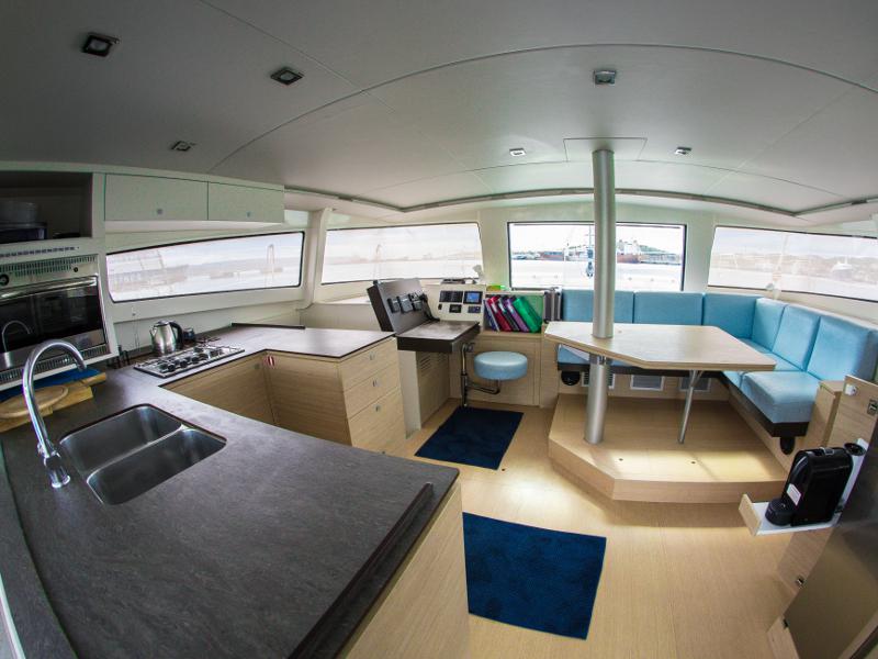 Book yachts online - catamaran - Bali 4.5 - Advocat - rent