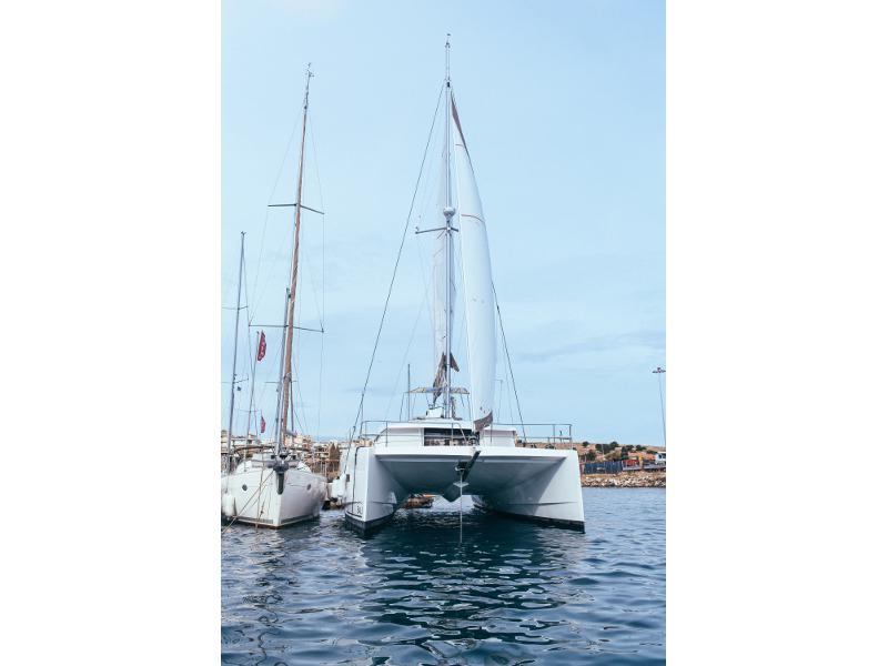 Book yachts online - catamaran - Bali 4.5 - Butterfly - rent