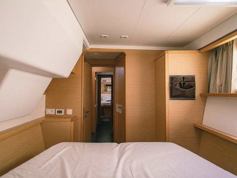 Book yachts online - catamaran - Lagoon 450  Flybridge - Rakhel - rent