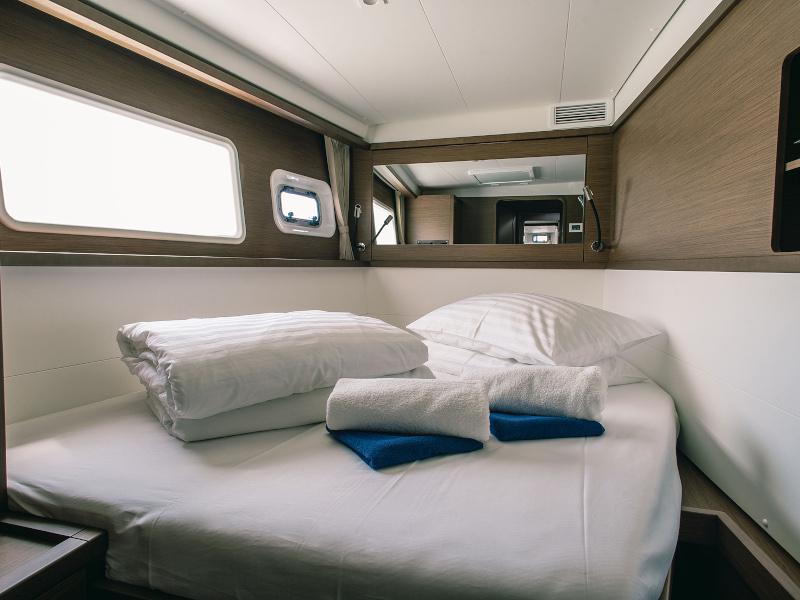 Book yachts online - catamaran - Lagoon 450 Sport - Hanna I. - rent