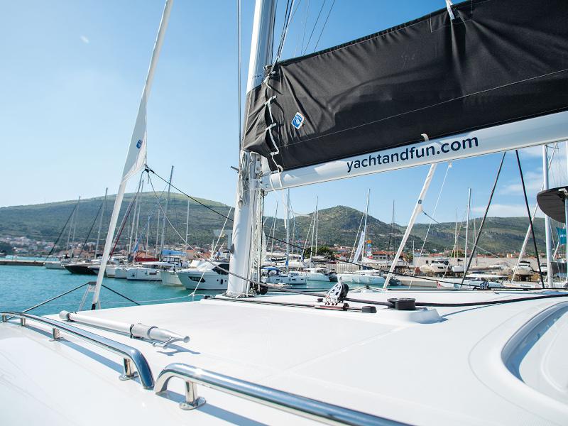 Book yachts online - catamaran - Lagoon 450 Sport - Hanna I. - rent
