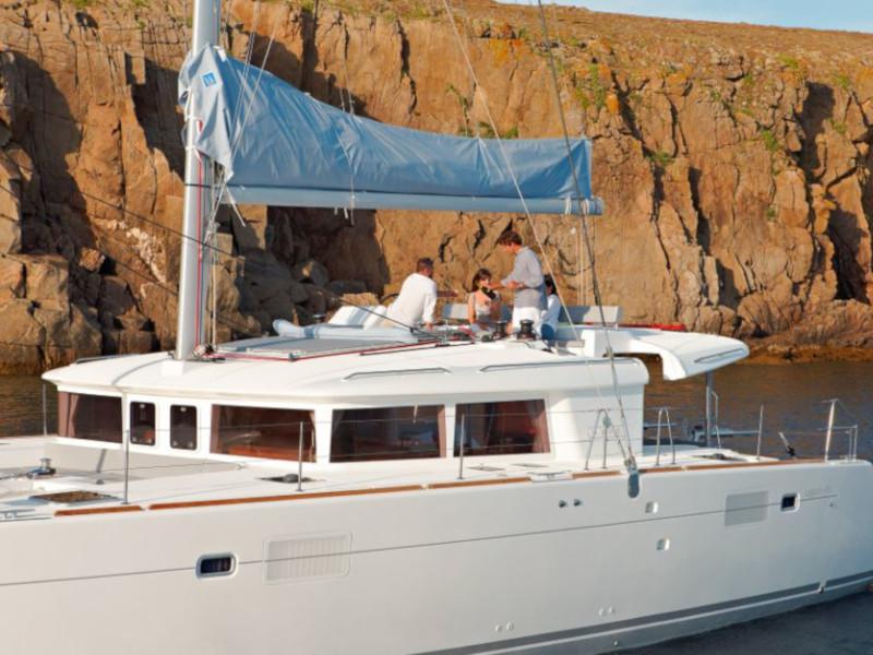 Book yachts online - catamaran - Lagoon 450  Flybridge - Miriam - rent