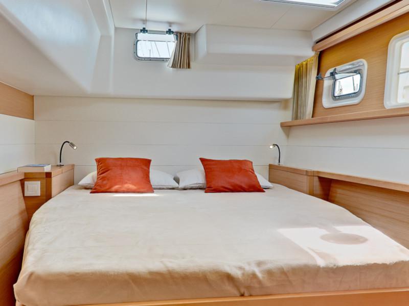Book yachts online - catamaran - Lagoon 450  Flybridge - Miriam - rent
