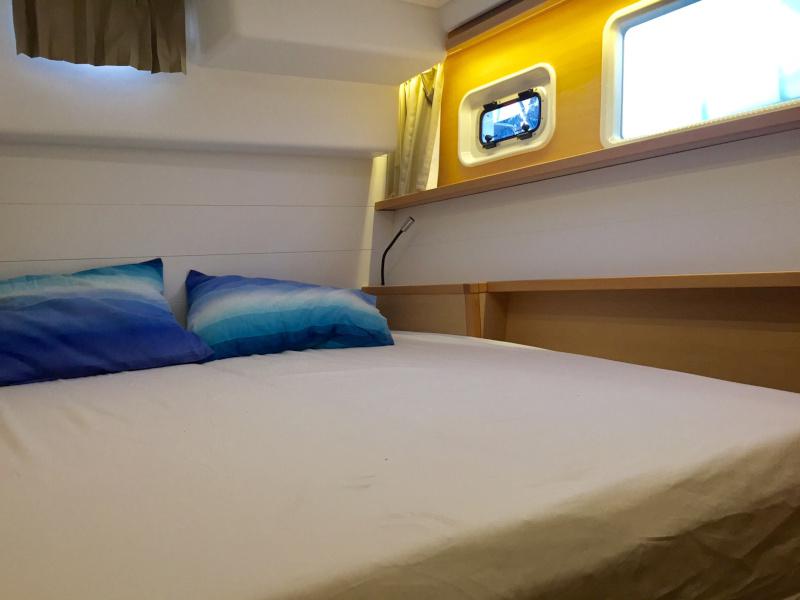 Book yachts online - catamaran - Lagoon 450  Flybridge - Diva - rent