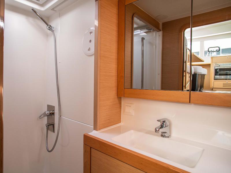 Book yachts online - catamaran - Lagoon 39 - Daniela - rent