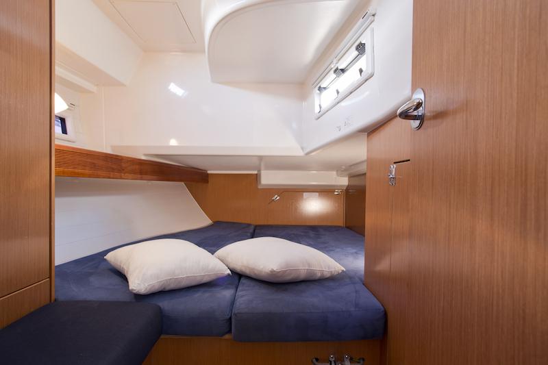 Book yachts online - sailboat - Bavaria 41 Cruiser - Astros - rent