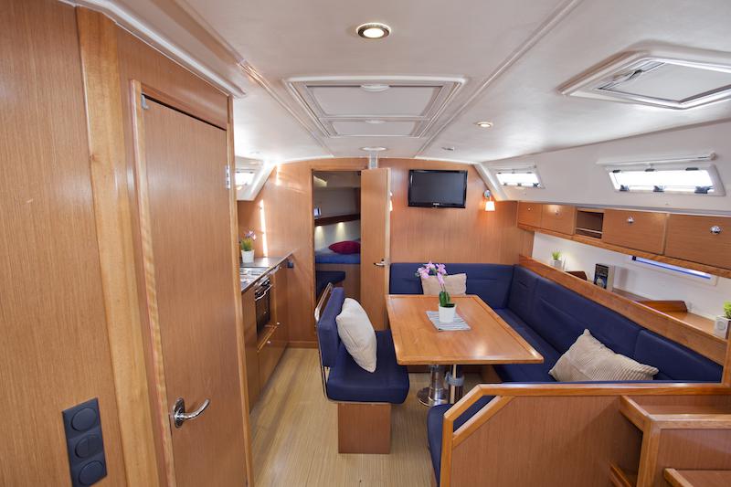 Book yachts online - sailboat - Bavaria 41 Cruiser - Astros - rent