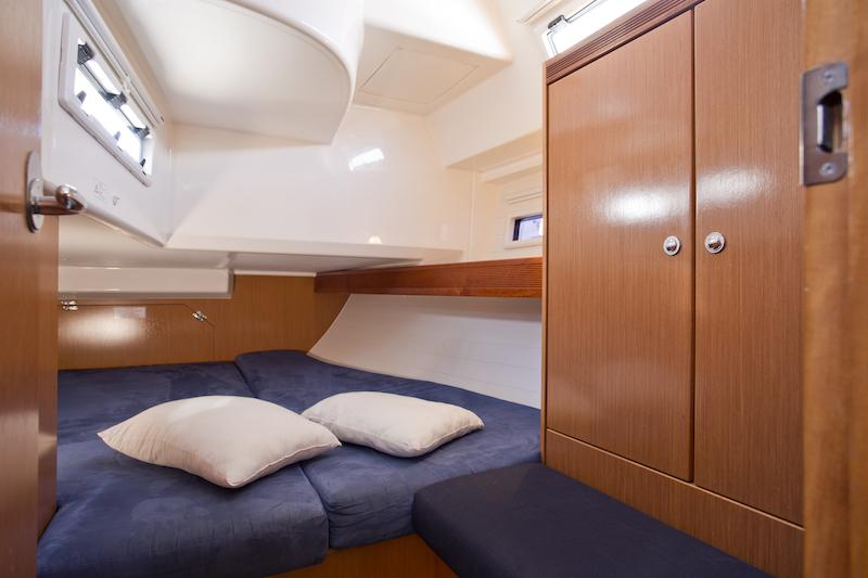 Book yachts online - sailboat - Bavaria 41 Cruiser - Astros - rent