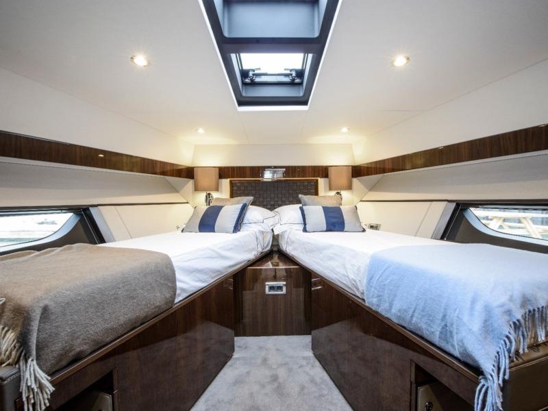 Book yachts online - motorboat - Fairline Squadron 53 - Squadron 53 - rent